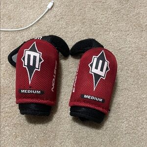 Elbow pads